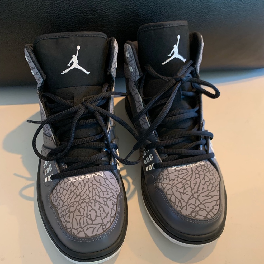 *Like New* Nike Jordan’s, black and grey, men’s, size 9.5